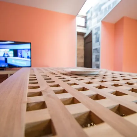 Spacious 2-bdr Loft In House - Old Town شقة بلوفديف