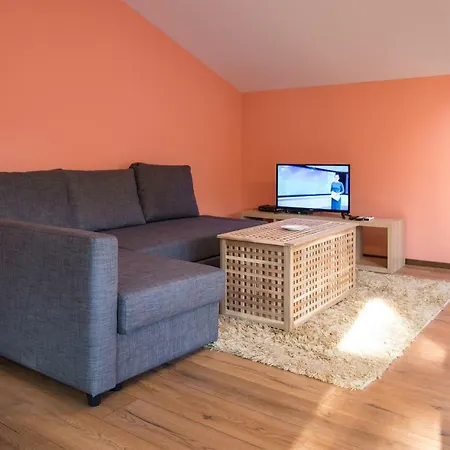 Spacious 2-bdr Loft In House - Old Town شقة