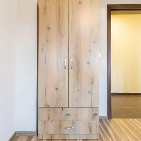 شقة Spacious 2-bdr Loft In House - Old Town بلوفديف