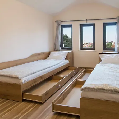 Spacious 2-bdr Loft In House - Old Town * بلوفديف