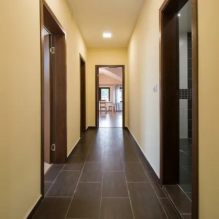 شقة Spacious 2-bdr Loft In House - Old Town بلوفديف